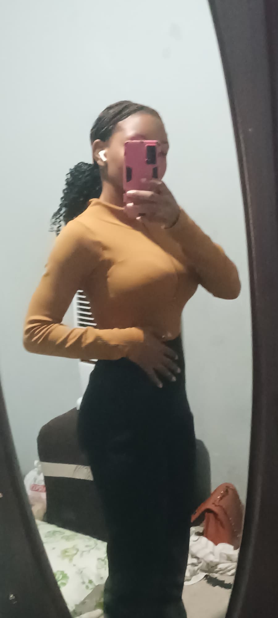 Nivalda elegante
